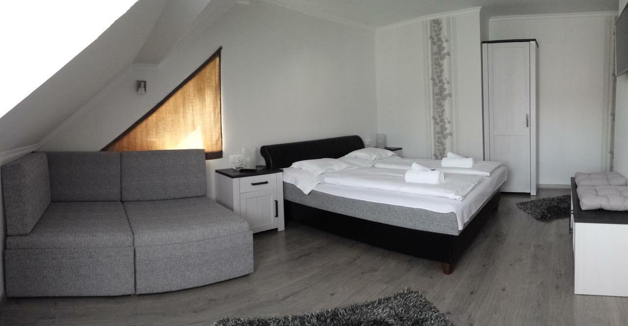 Szabo Vendeghaz Hotel Villany Bagian luar foto