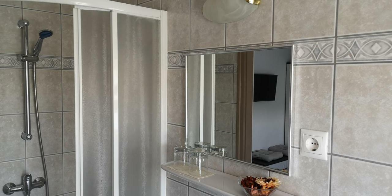 Szabo Vendeghaz Hotel Villany Bagian luar foto
